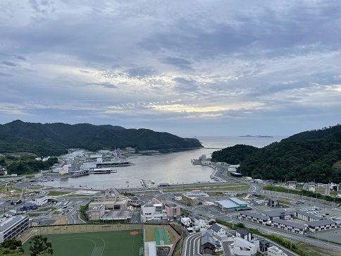 女川のさわやかな朝の海と空